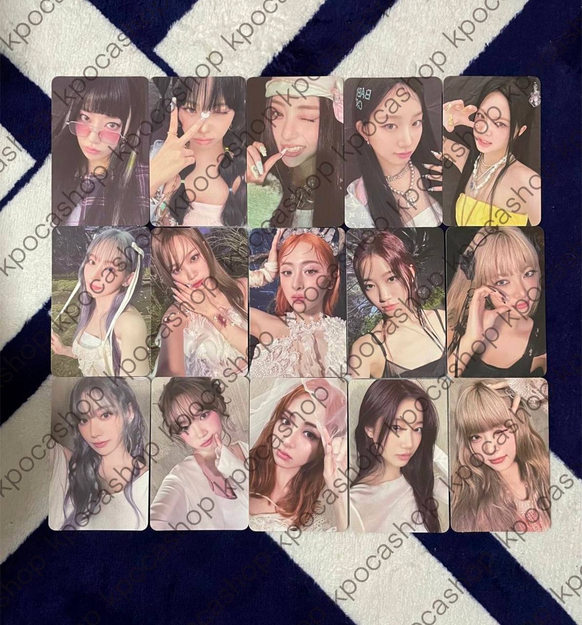 LE SSERAFIM - Easy Photobook Ver (Official Photocards)