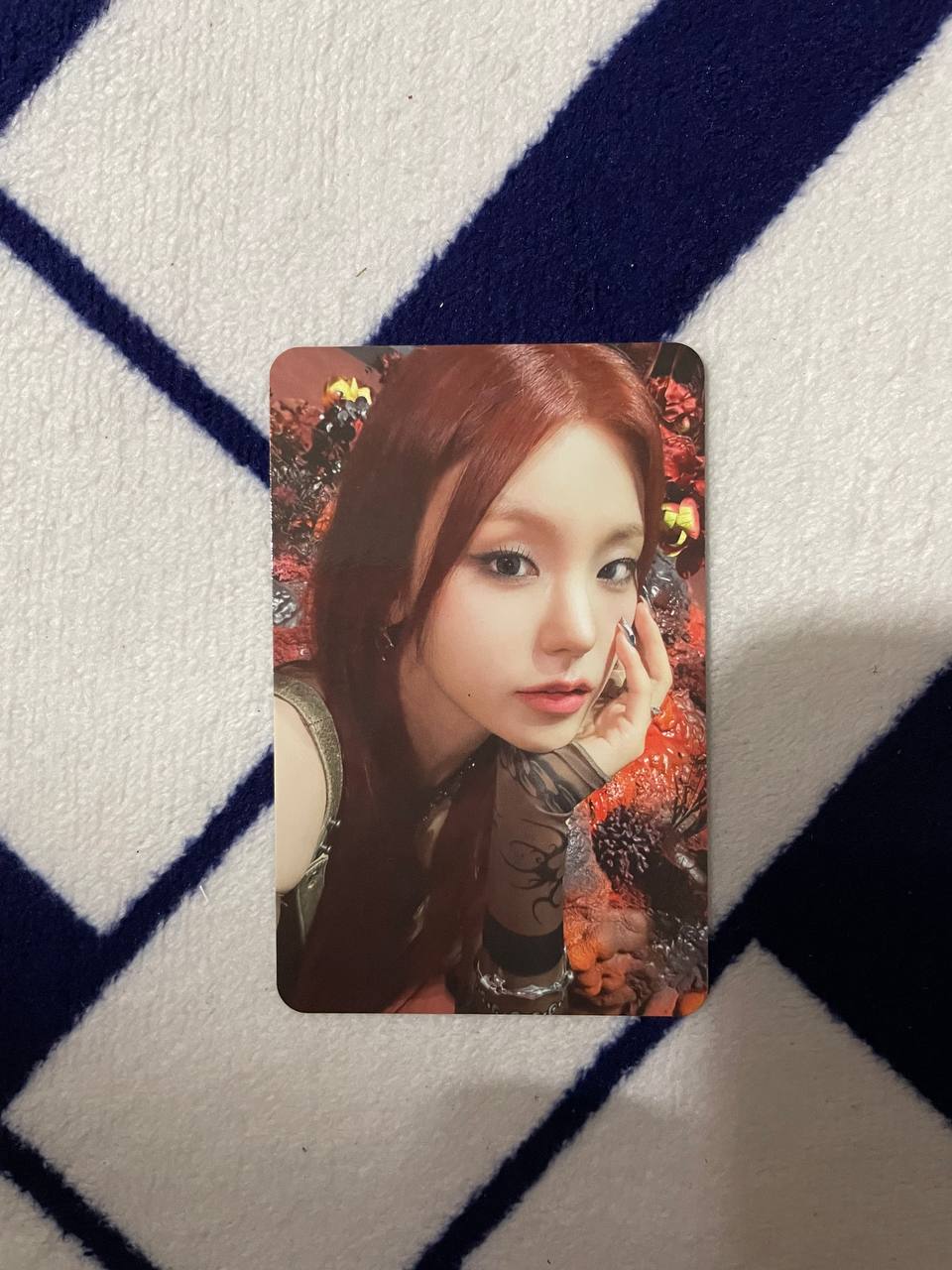 ITZY - Born to Be Limited Ver. (Official Photocard)