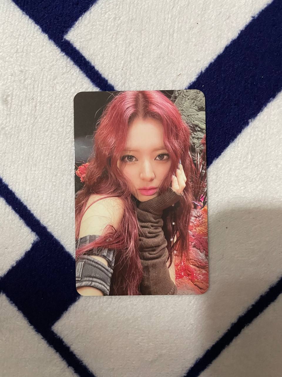 ITZY - Born to Be Limited Ver. (Official Photocard)