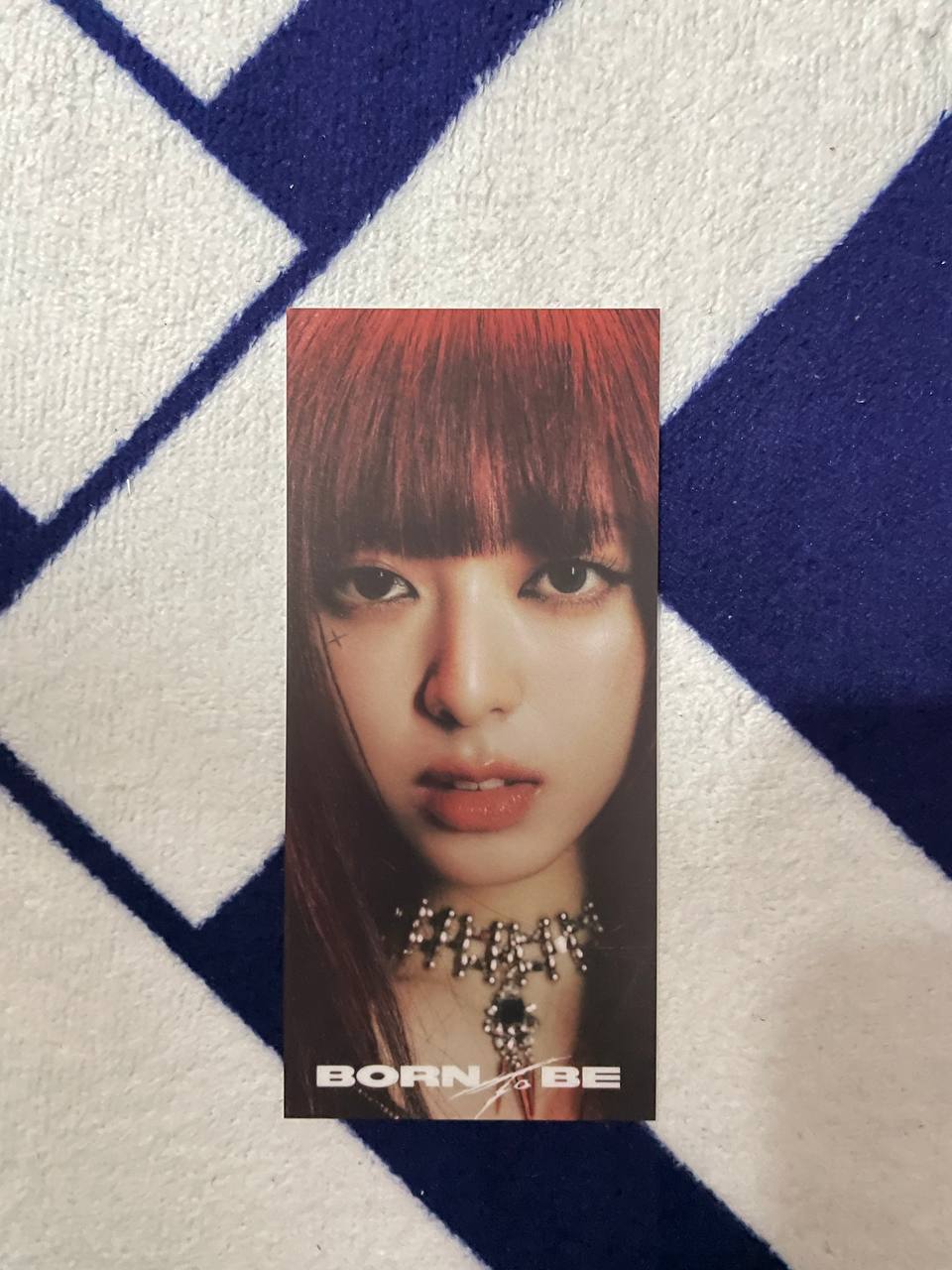 ITZY - Born to Be Standard Ver. (Official Eyes Photocard, Mini Folding Poster)