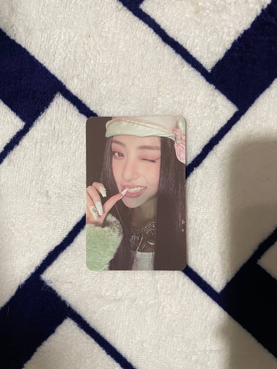 LE SSERAFIM - Easy Photobook Ver (Official Photocards)