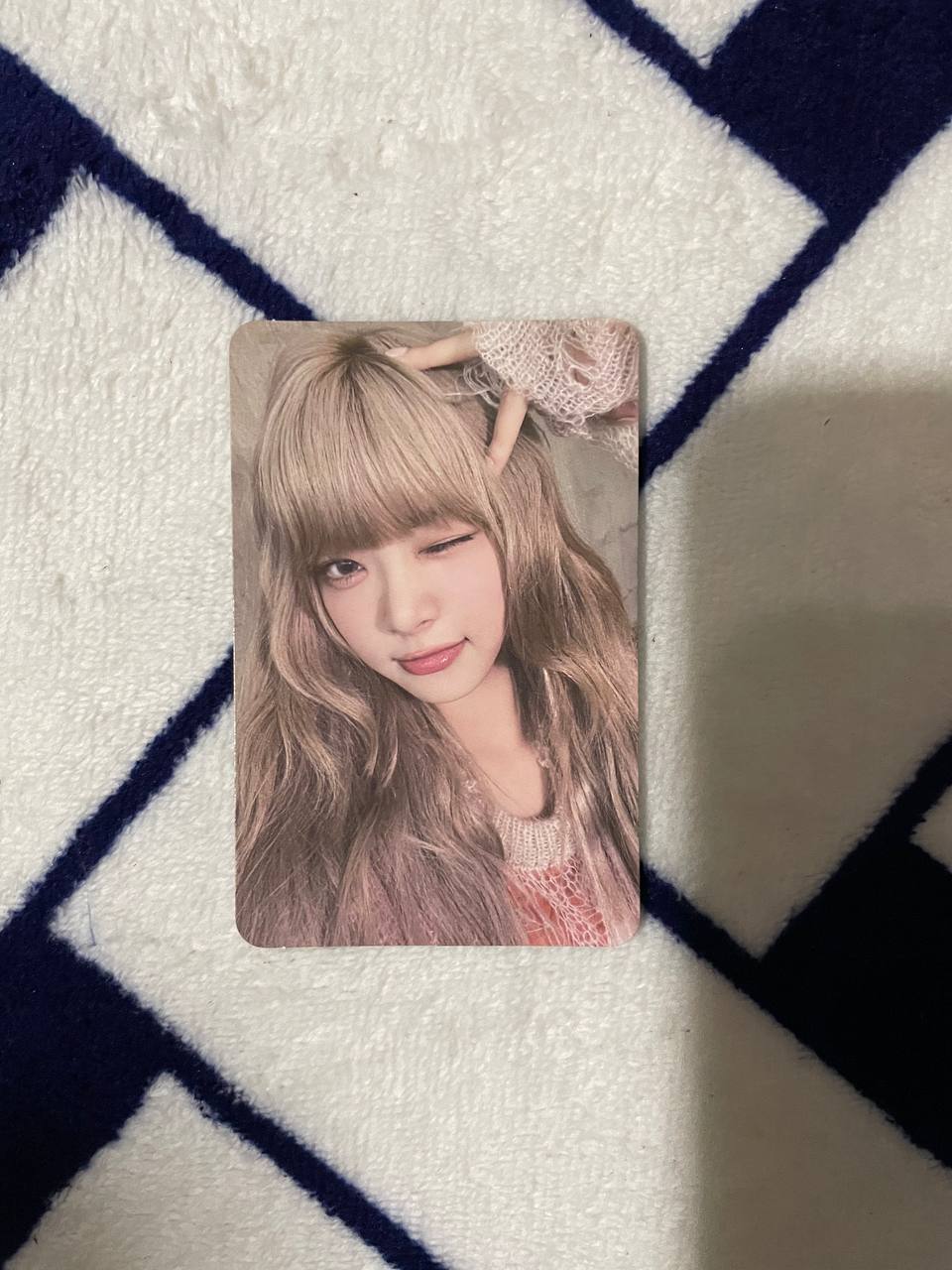 LE SSERAFIM - Easy Photobook Ver (Official Photocards)