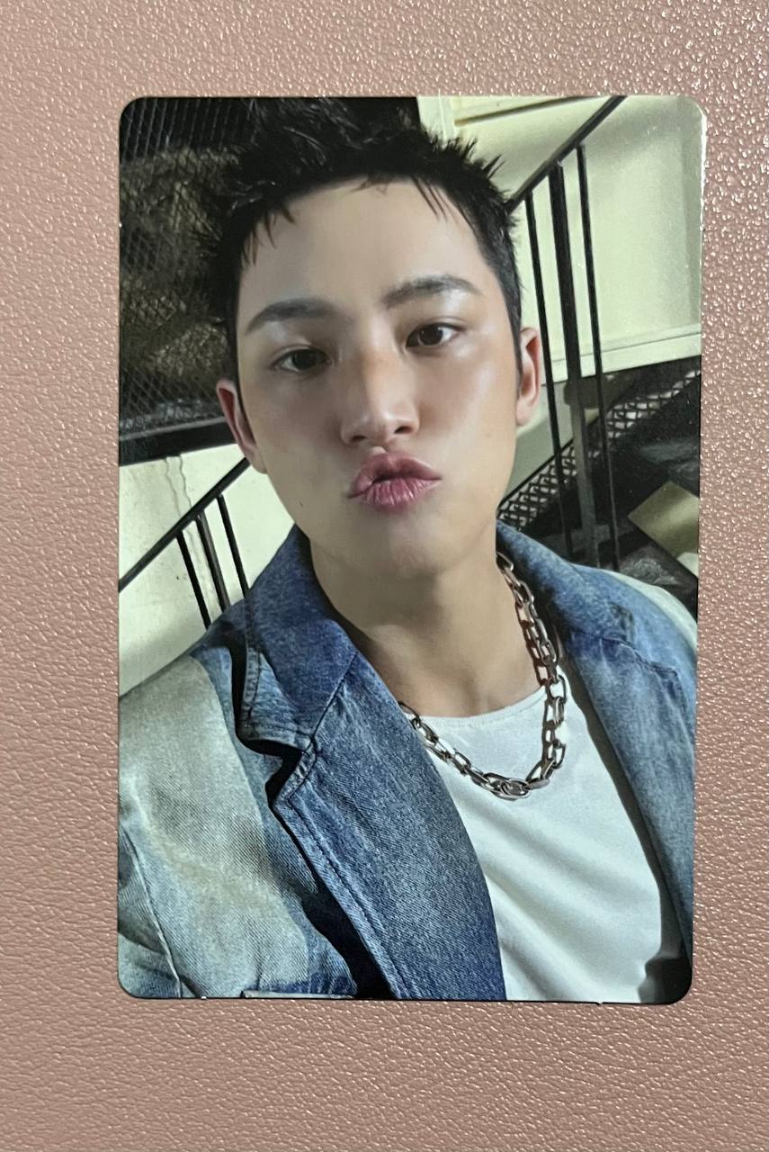SEVENTEEN - Happy Burstday New Escape Ver (Official Photocard)