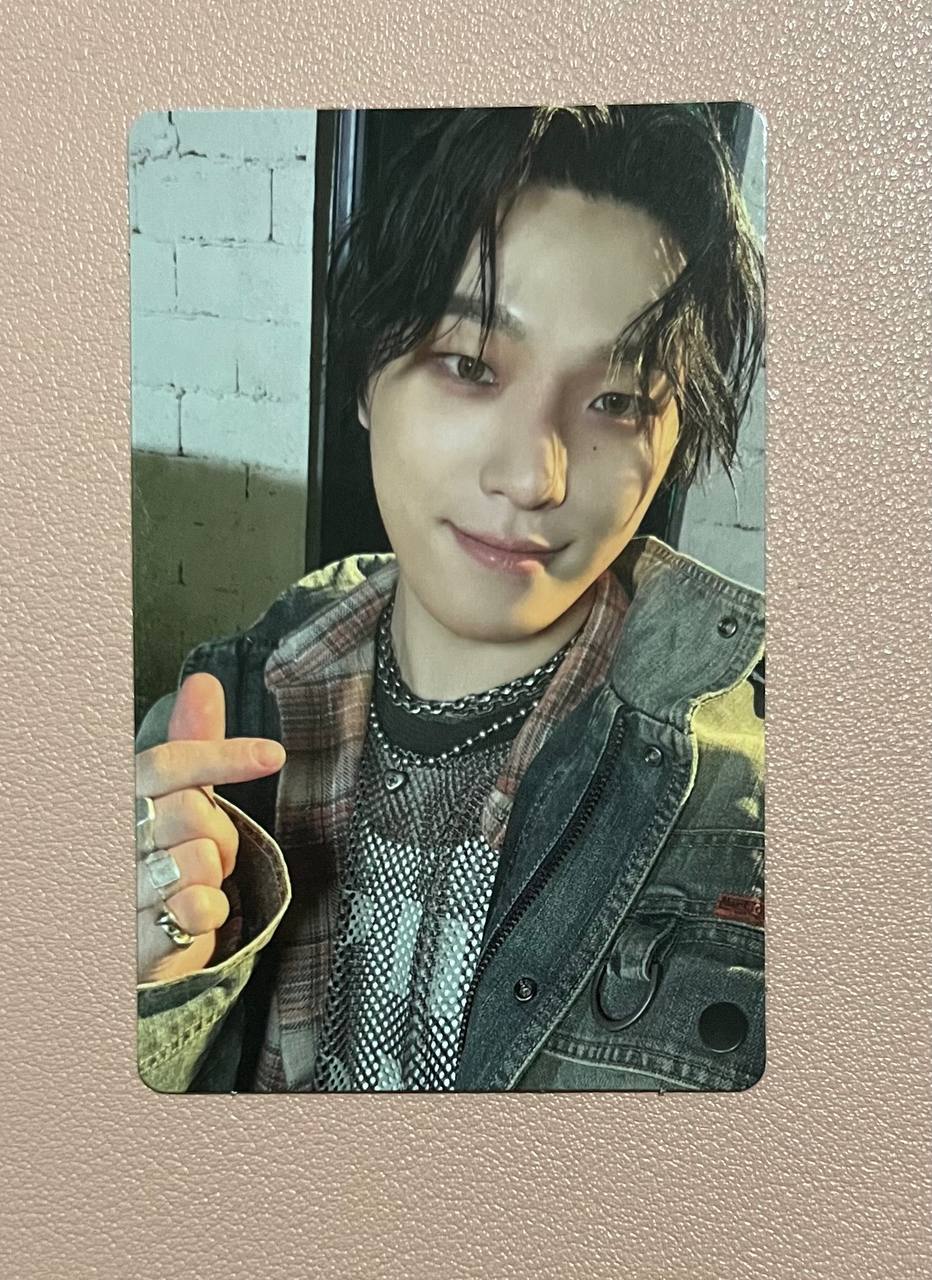 SEVENTEEN - Happy Burstday New Escape Ver (Official Photocard)
