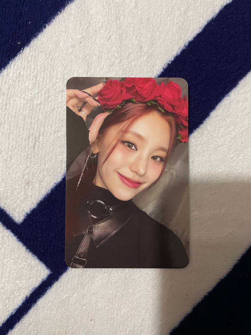 ITZY - Born to Be Standard Ver. (Official Photocard)