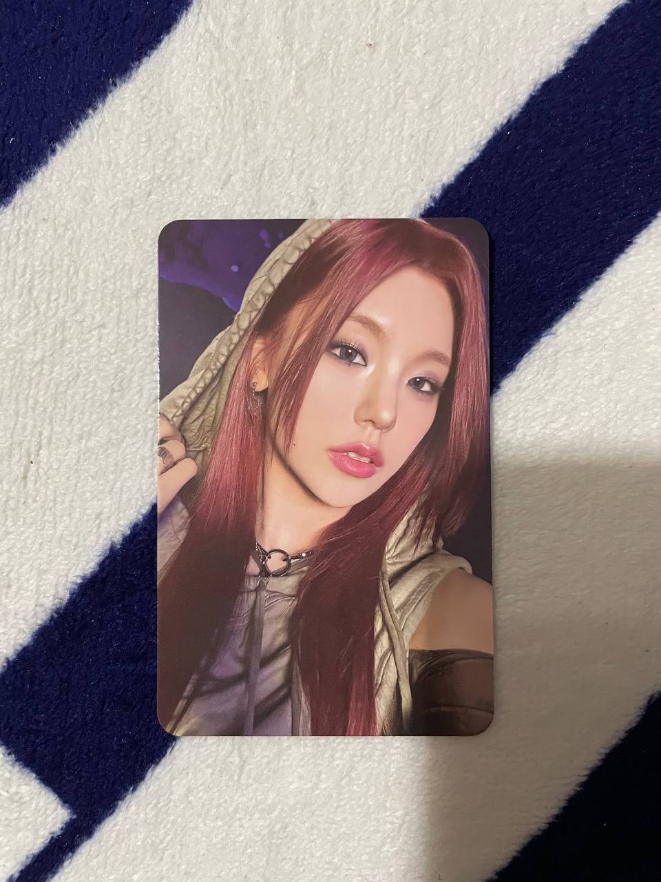 ITZY - Born to Be Standard Ver. (Official Photocard)