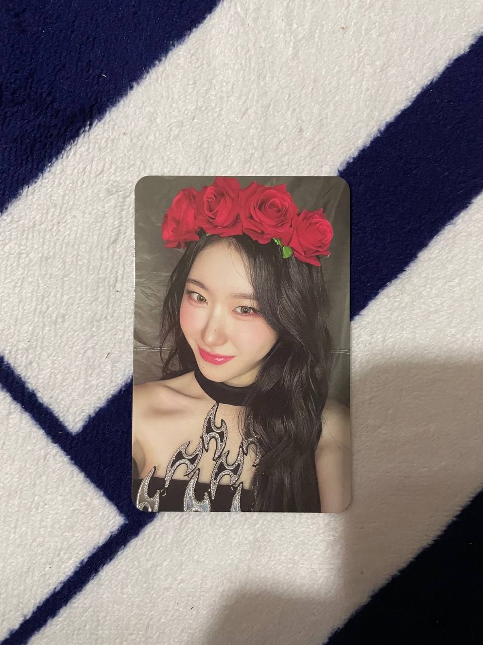 ITZY - Born to Be Standard Ver. (Official Photocard)