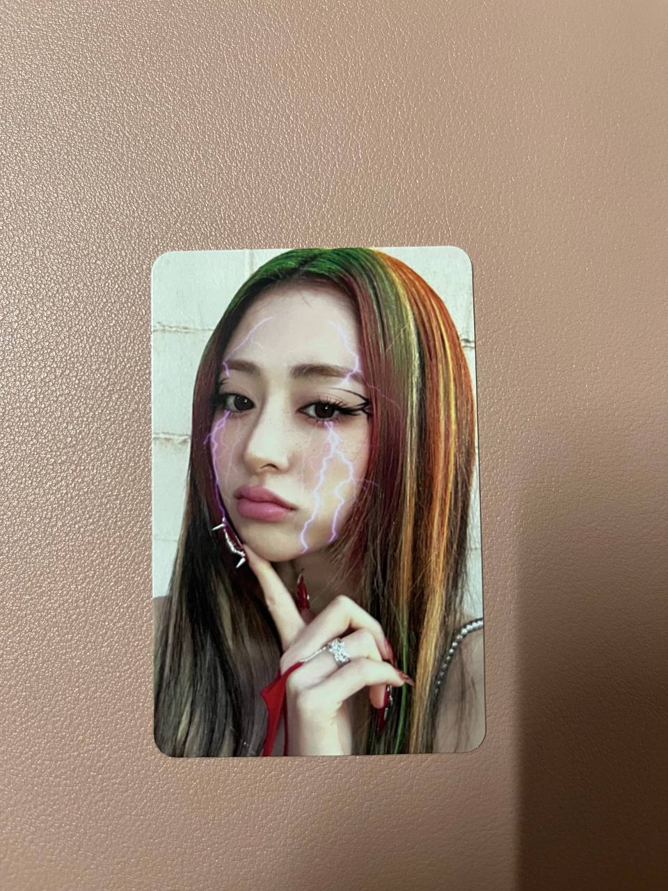 LE SSERAFIM - Crazy (Official Photocards)