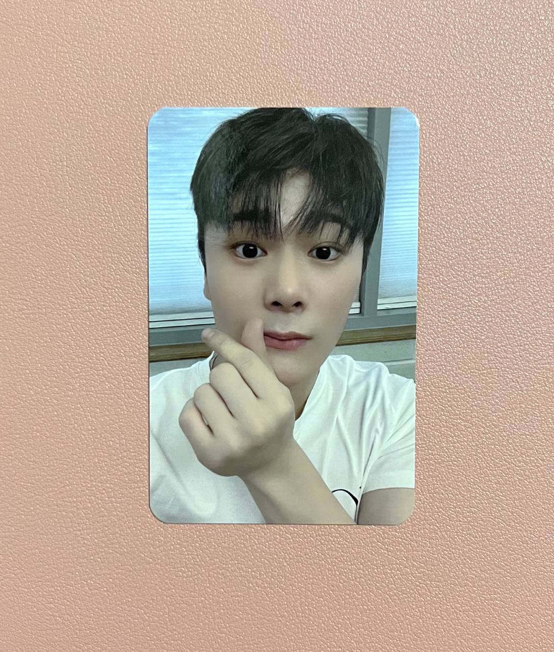ASTRO - 8th Mini Album [Switch On] (APPLEMUSIC LUCKY DRAW POB)